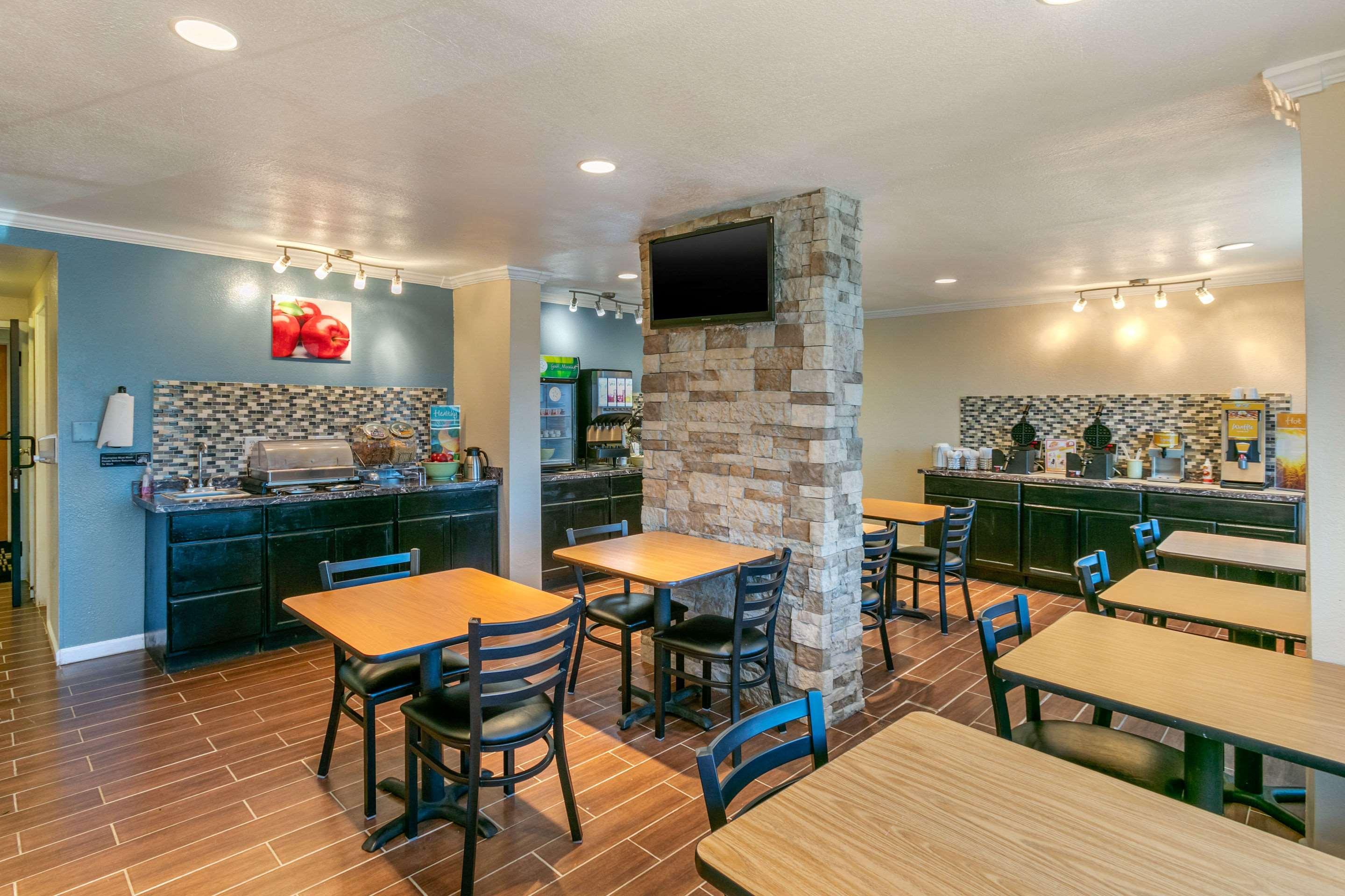 Quality Inn Rawlins I-80 Exterior photo