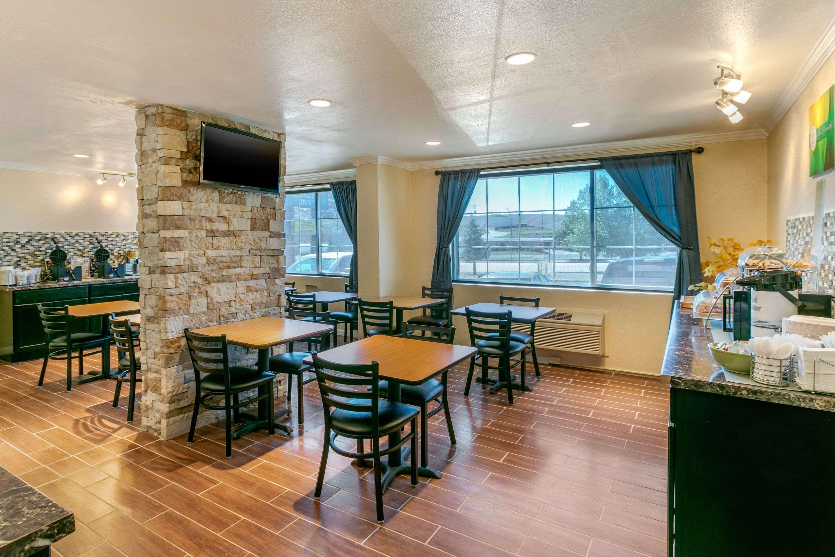 Quality Inn Rawlins I-80 Exterior photo